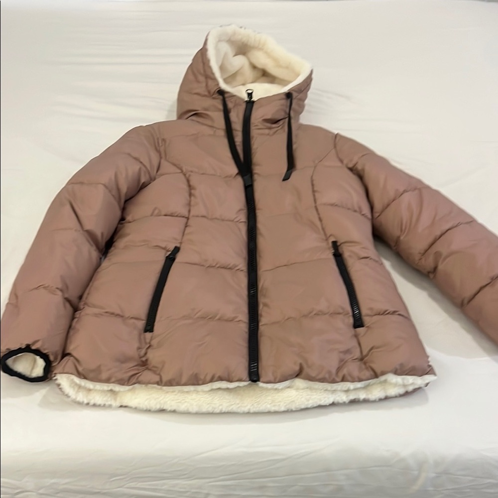 Stylish Tan Puffer Jacket with Hood